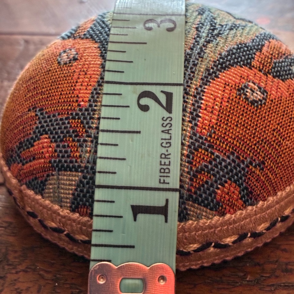 Vtg England tapestry Pin Cushion Rabbit - Picture 9 of 10